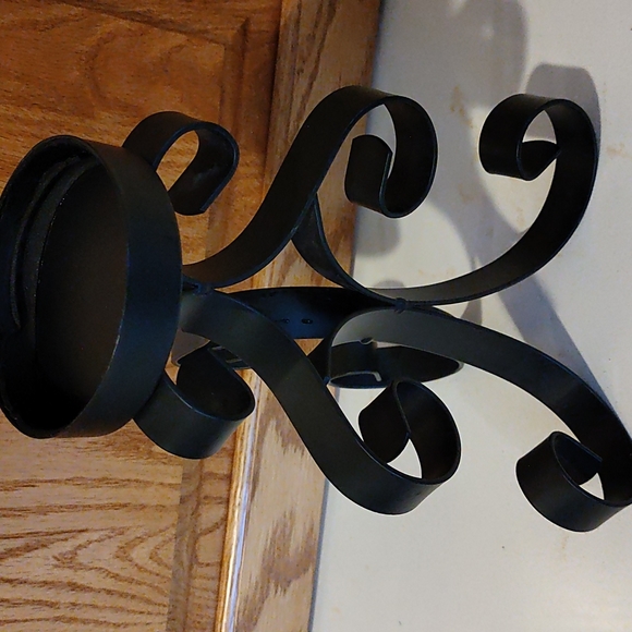 🌺3/$25🌺Black metal candle holder - Picture 4 of 4